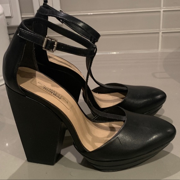 BCBG RUNWAY Pumps - Picture 2 of 6